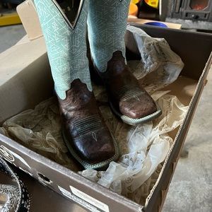 Ariat Western Boots with Bling Belt.